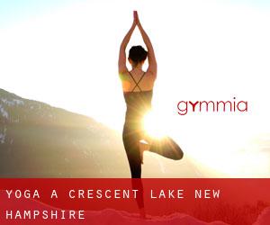 Yoga a Crescent Lake (New Hampshire)